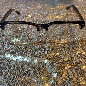 | Linda Farrow | Horn to Clear Classic Optical frame glasses